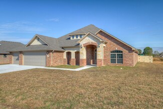 811 Blackthorn Dr, Carl Junction, MO 64834