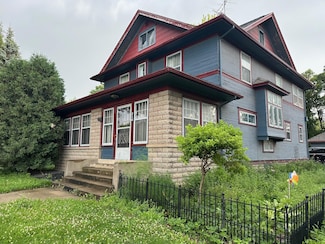 216 Litchfield Ave SE, Willmar, MN 56201