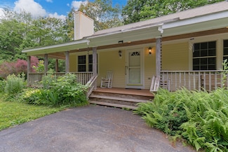 9 Hemlock Hill Rd, Edgecomb, ME 04556