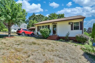 77 Edouard St, Manchester, NH 03103