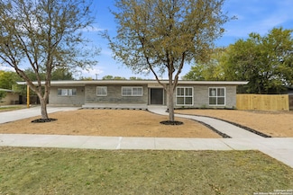 221 Shadywood Ln, San Antonio, TX 78216