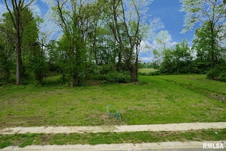609 Rock River Rd, Springfield, IL 62711