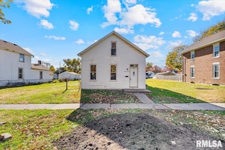 2011 W 2nd St, Davenport, IA 52802