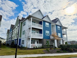 1725 Dromolin Dr, Virginia Beach, VA 23456