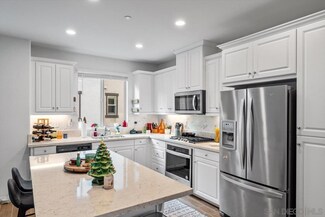 2437 Verano Way, Vista, CA 92081