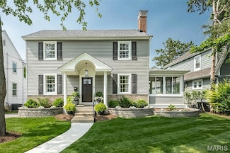 1215 W Lockwood Ave, Saint Louis, MO 63122