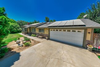 10618 9 1 8 Ave, Hanford, CA 93230