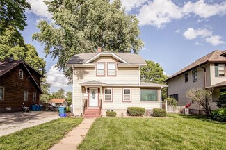 257 S 9th St, Wood River, IL 62095