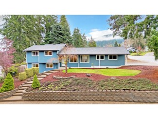 305 S 68th Place, Springfield, OR 97478