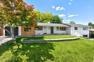 218 Cleman Ave, Yakima, WA 98902