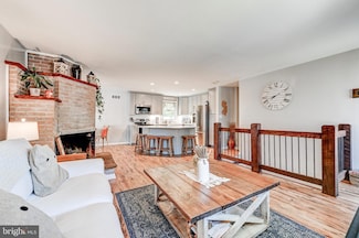 1299 Montclair Dr, Pasadena, MD 21122