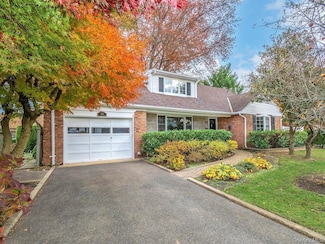 41 S 4th St, Locust Valley, NY 11560