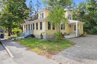 52 Park St, Orono, ME 04473