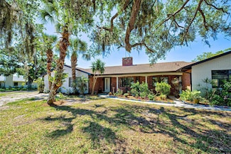 1061 Owl Dr, Englewood, FL 34223
