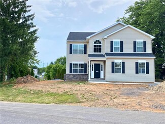 2804 Valley View Dr, Bath, PA 18014