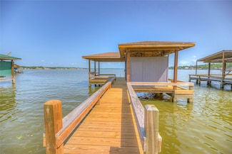 320 Lakefront Dr, Onalaska, TX 77360