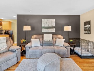 73 Birchcliff Pkwy, Burlington, VT 05401