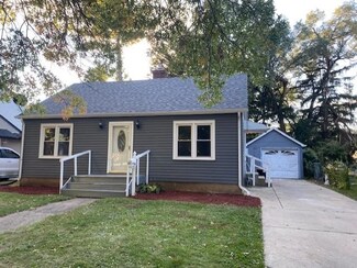 207 Fairview Ave, Rockford, IL 61108