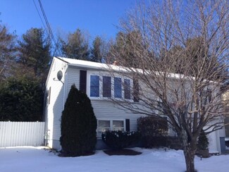96 Ellingwood St, Manchester, NH 03103