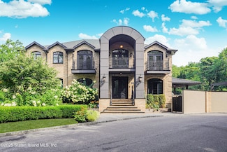 327 Sprague Ave, Staten Island, NY 10307