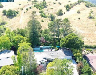 240 Tharp Dr, Moraga, CA 94556