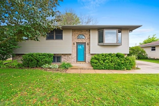 510 Jeffrey St, Combined Locks, WI 54113