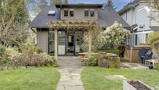 1922 11th Ave E, Seattle, WA 98102