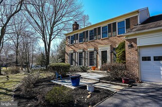 3006 Heritage Farm Ct, Herndon, VA 20171