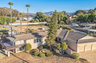 719 Singing Trails Dr, El Cajon, CA 92019