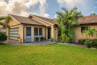 156 Hui Road F, Lahaina, HI 96761