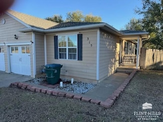 315 Kimberly Ln, Chapman, KS 67431