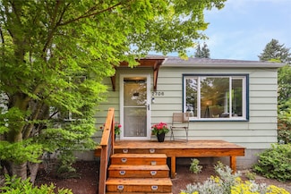 2706 SW Elmgrove St, Seattle, WA 98126