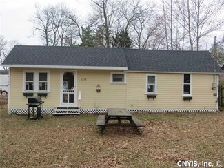 6739 Lake Shore Rd N, Verona Beach, NY 13162