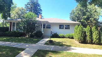 801 N Pine Ave, Arlington Heights, IL 60004