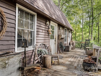 1933 John Shehan Rd, Mill Spring, NC 28756