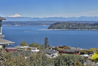 4617 Tanner View Dr, Clinton, WA 98236