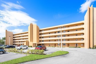 5301 NW 2nd Ave Unit 302, Boca Raton, FL 33487