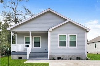7909 Record St, Houston, TX 77028