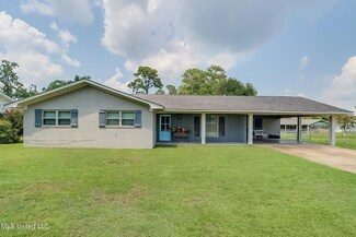 2266 Sunkist Country Club Rd, Biloxi, MS 39532