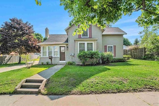 1045 Emmet St, Petoskey, MI 49770