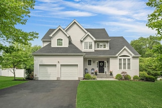 3 Vista Dr, Baldwin Place, NY 10505