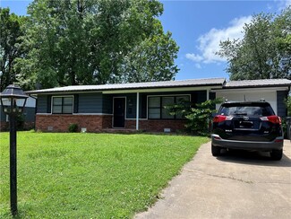 1106 Thelma St, Springdale, AR 72764