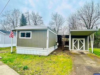 906 SW Alder St, Dundee, OR 97115