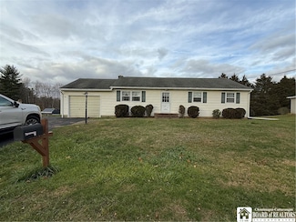 32 Maple St, Frewsburg, NY 14738