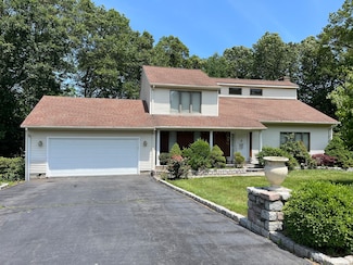 49 Desorbo Dr, Southington, CT 06489