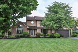 7 Dovehill Cir, Penfield, NY 14526