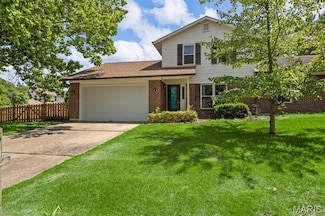 5 Bluffwood Ct, Saint Charles, MO 63301
