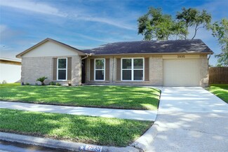2935 Helmsley Dr, Pearland, TX 77584