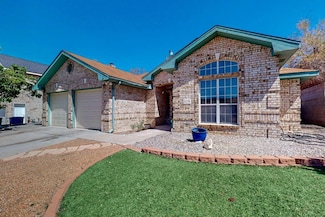 8228 Fairmont Dr NW, Albuquerque, NM 87120