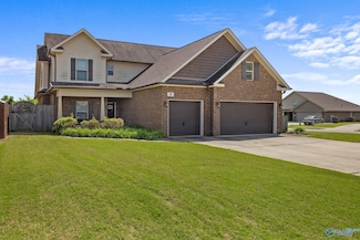 9 Weeping Willow Ln, Decatur, AL 35603
